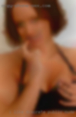 I like discrete public nude fun near West Virginia.